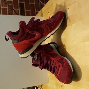 Nike Internationalist Mid